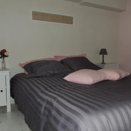 Ilot Bonheur Guest house Ury